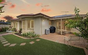 Incredible Location - Steps To Torquays Cafes And Beaches - Pet Friendly